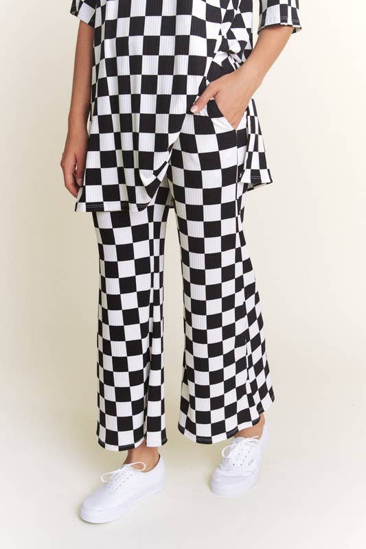 PLUS SIZE RIBBED CHECKERED PRINT TOP/STRAIGHT LEG PANTS SET