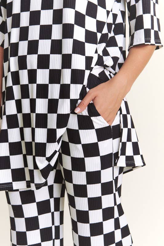 PLUS SIZE RIBBED CHECKERED PRINT TOP/STRAIGHT LEG PANTS SET