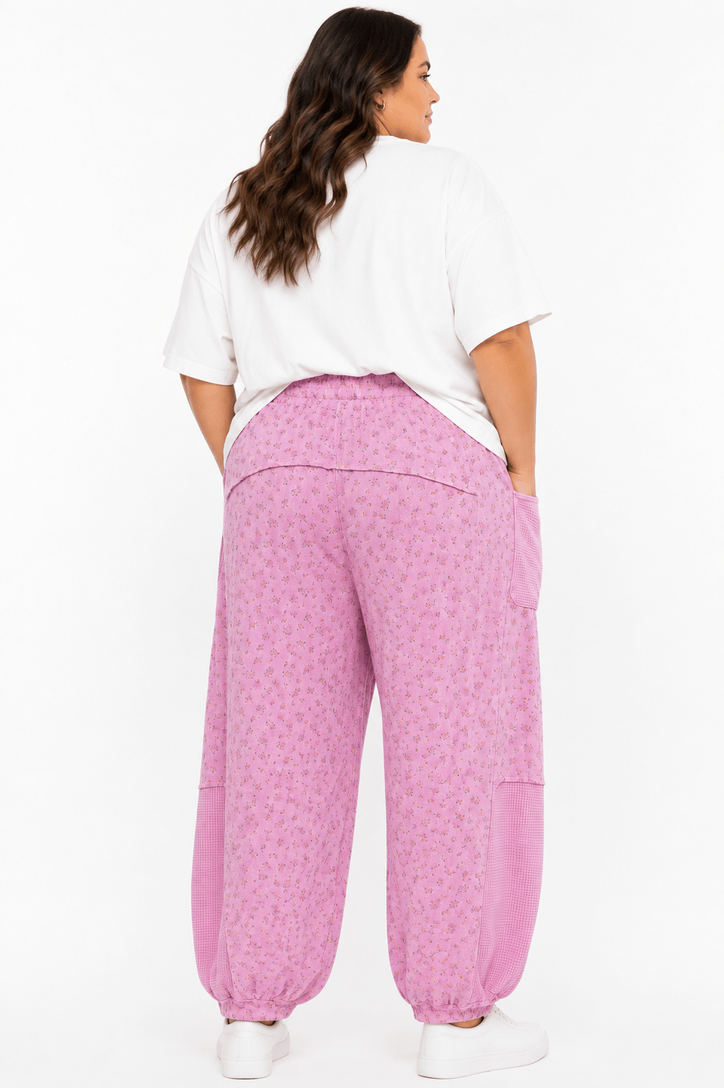 PLUS SIZE Cottagecore Floral Joggers - Extra